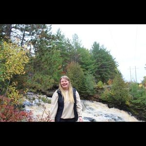 Meet your Posher, Brittany
